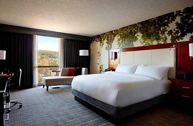 3-Star Hotel ∙ Westchester Marriott