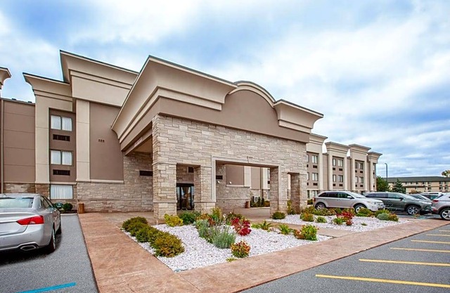3-Star Hotel ∙ Wingate by Wyndham Detroit Metro Airport