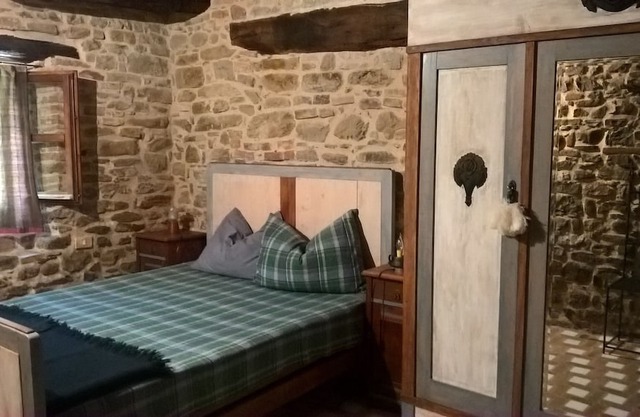 3 stone houses with pool in a unique location - Apartment 3P (2E + 1K)