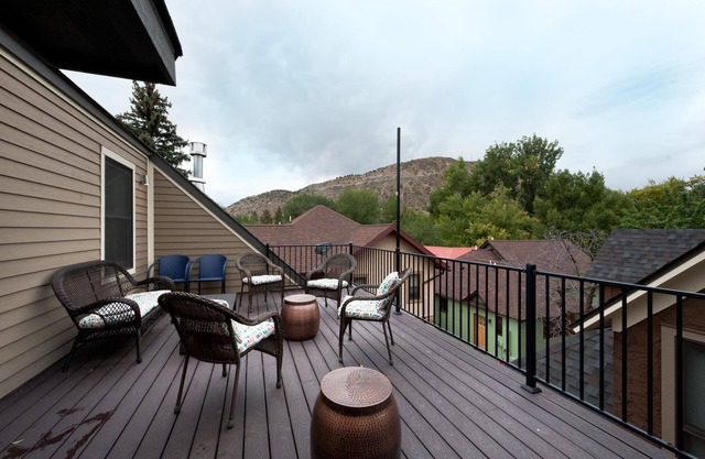 30+ Day - New Townhome in Downtown Durango - Roof Top Deck w/Views