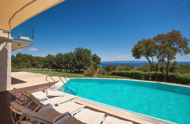 300 m² House ∙ 3 bedrooms ∙ 8 guests