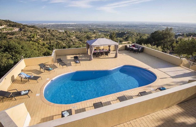 300 m² Villa ∙ 5 bedrooms ∙ 12 guests