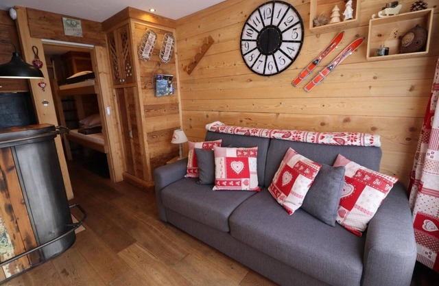 300m from ski slopes, Ground floor, balcony, tv, ski locker, 27m², Tignes