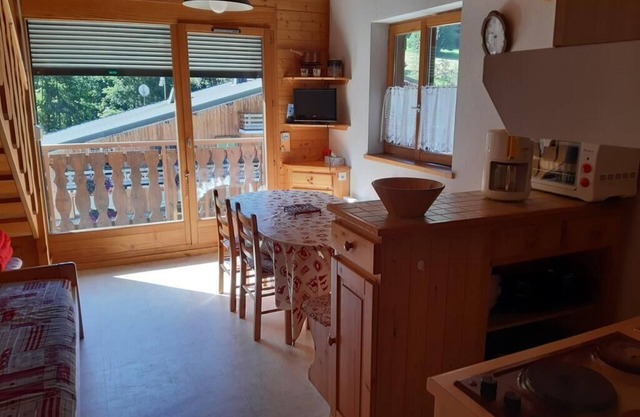 300m from the Linga ski slopes (free shuttle at the foot of the building)