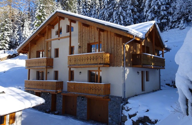 300m from the slopes apartment for 8 people in Valfréjus (Savoie)