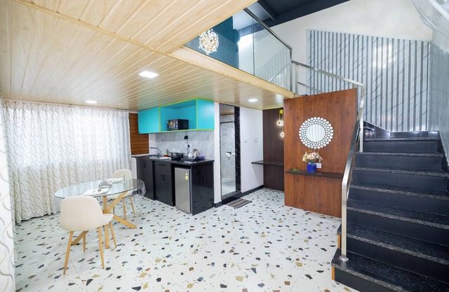 301 - Duplex Suite Room