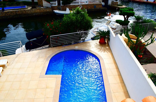 306-Magnificent modern house with pool private and mooring