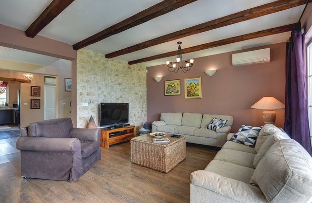 317 m² House ∙ 4 bedrooms ∙ 10 guests