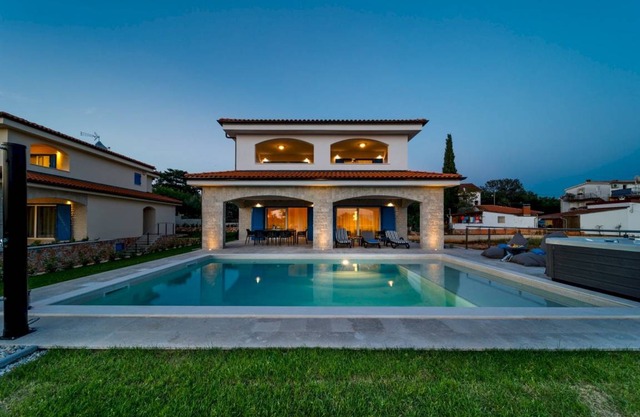 320 m² Villa ∙ 4 bedrooms ∙ 10 guests