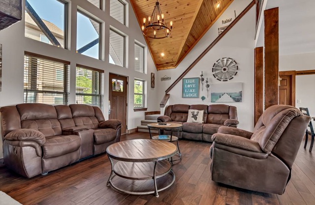 323 m² Cabin ∙ 7 bedrooms ∙ 21 guests