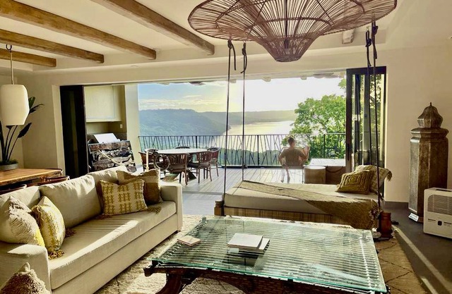 325 m² Condo ∙ 3 bedrooms ∙ 8 guests