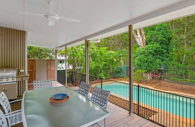 33 Esprit Drive - Rainbow Beach. Walk to the beach Pool.