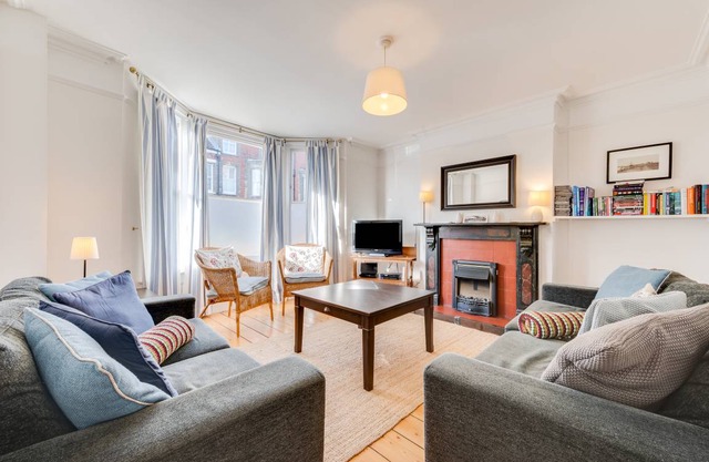 35 Stradbroke Road