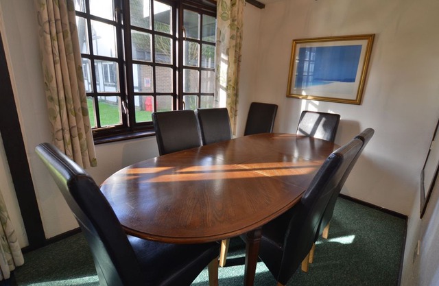 35 Tudor Court, Tolroy Manor