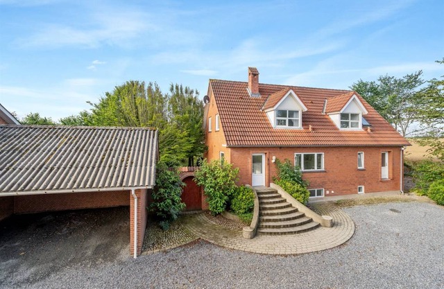 350 m² House ∙ 5 bedrooms ∙ 10 guests