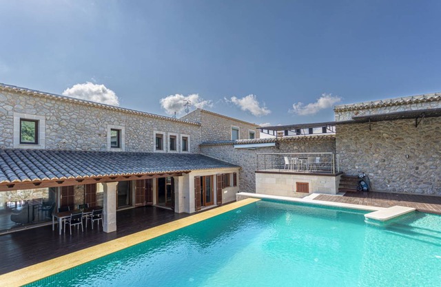 356 m² Villa ∙ 4 bedrooms ∙ 6 guests