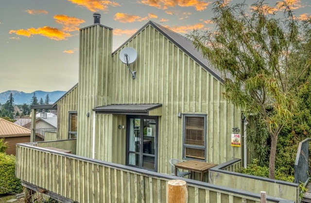 35b Denby Place