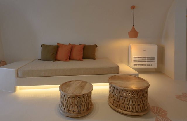 35m² Junior cave suite with terrace, kitchenette by Elements Suites