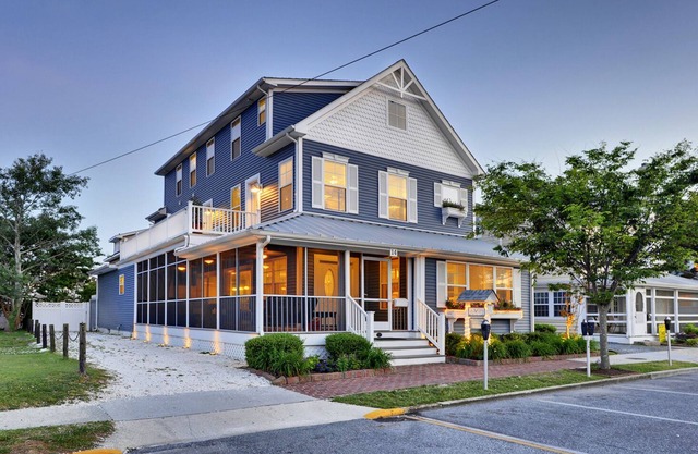36 Person Rental HQ/Ocean Block/11 BR/10.5 BA - Full Renovation Completed 2023