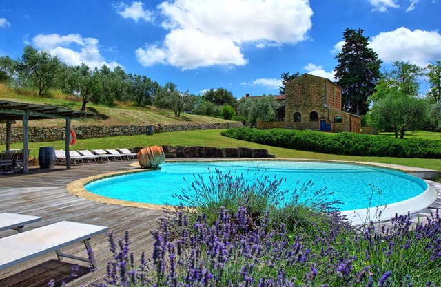 360 m² Villa ∙ 6 bedrooms ∙ 12 guests