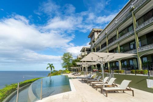 360 Splendor Del Pacifico Residences