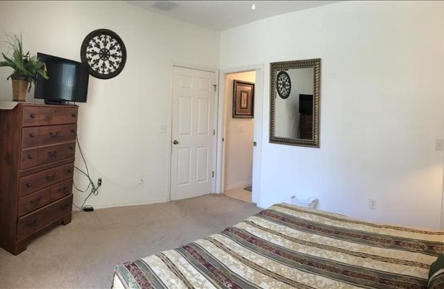 38 Knollwood House