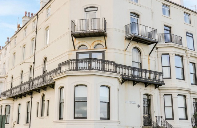 38C THE CRESCENT, character holiday cottage, with a garden in Filey