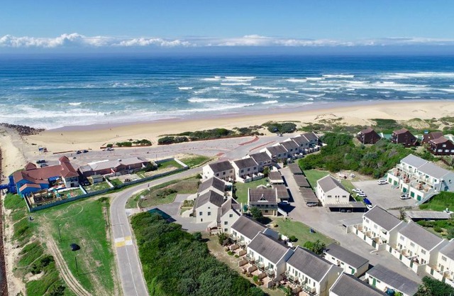 39 Settler Sands Beachfront Accommodation Sea and River View