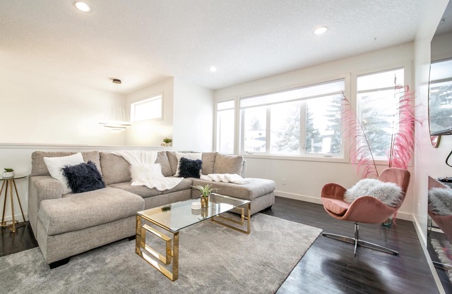 ★3B Executive Home★All King Beds✔Fireplace✔Garage