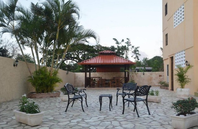 3BD/2BTH near main Sosua supermarket. Quiet residence with pool/TV/BBQ/Wi-Fi
