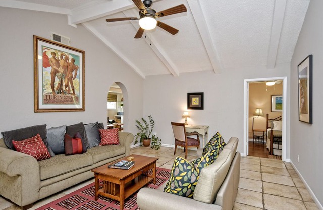 3BR/2BA Townhome off South Congress, Downtown Austin, Sleeps 10