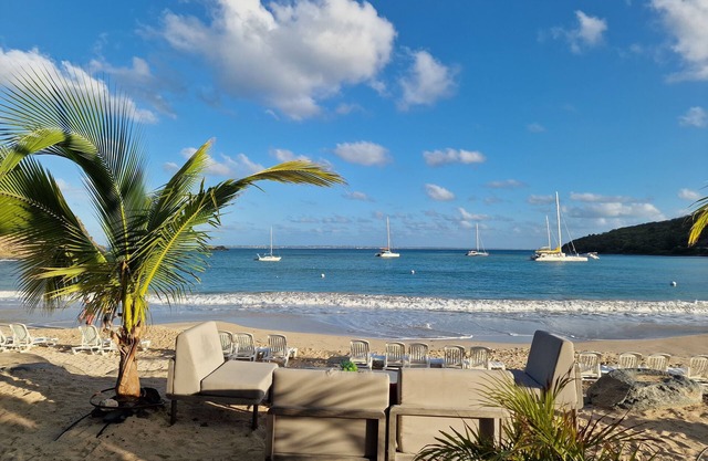 3BR+ 2Bths. Best spot to enjoy FR&US Side.