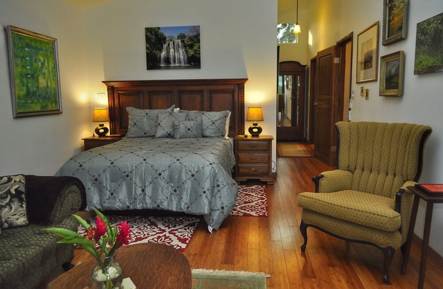 3br 3ba Sleeps 8 Amazing Home Away From Home, Great Views. Casa Donna Rosa B&B.