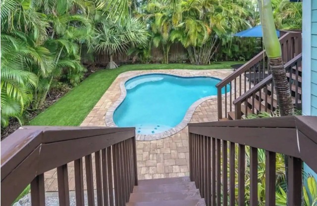 3BR Beach Home heated Pool, Decks & BBQ