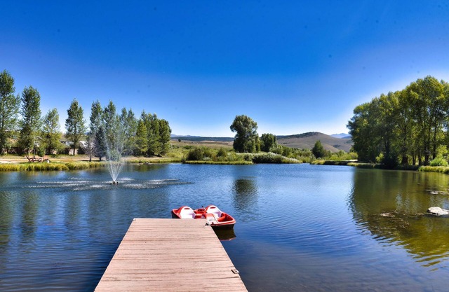 3br cabin on Fraser River, Fish, Ski, Hike, Golf