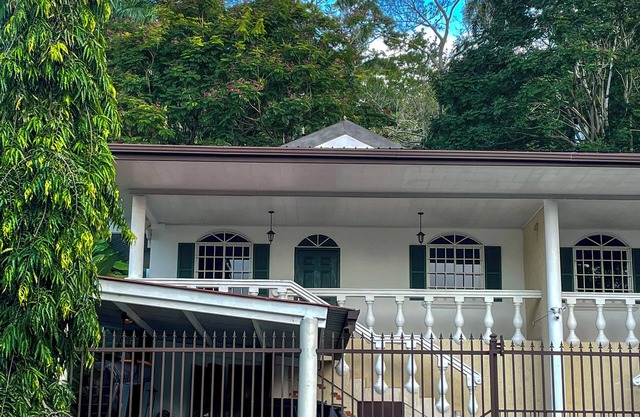 3BR Home in Ancon Hill - Urban Oasis