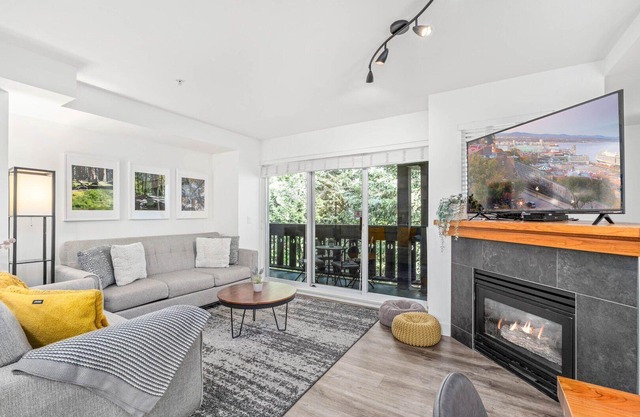 3BR | Lagoons | King Bed | Private Hot Tub | Private Balcony | Village Location | Parking