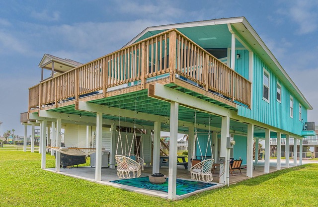 3BR West End with Pool + Pier + Walk to Beach