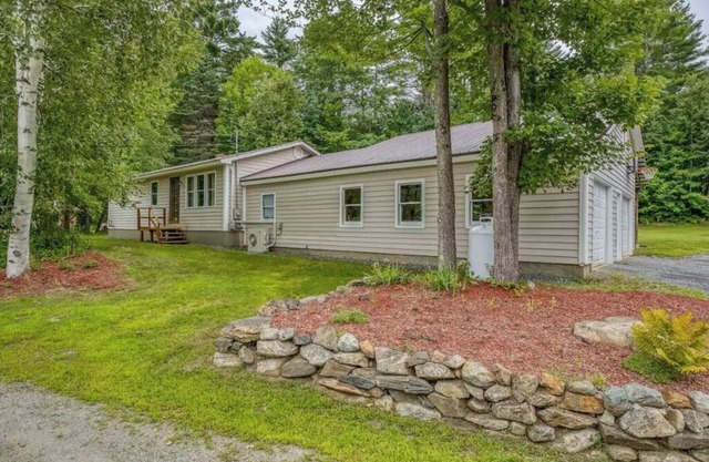 3BR with A/C, a Firepit and Private Lake Access!