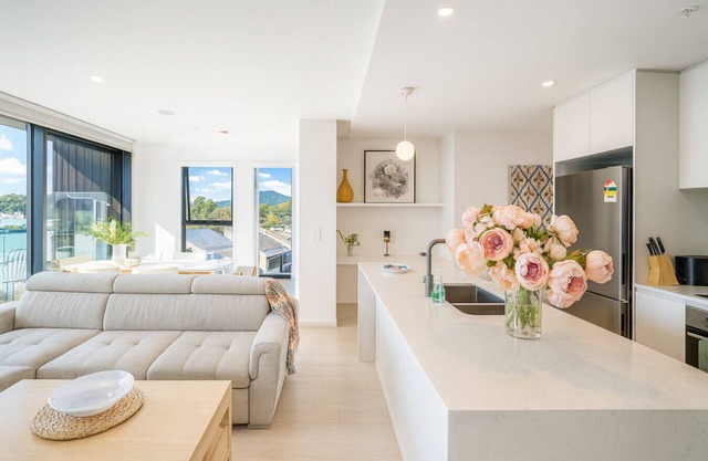 3BRs Apt with Mountain Views | Heart of Canberra