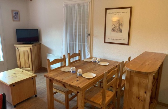 3rd floor, swimming pool, balcony, tv, ski locker, 40m², Saint Gervais