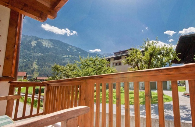 3SZ apartment, with balcony and large garden, right in the center by the cable car