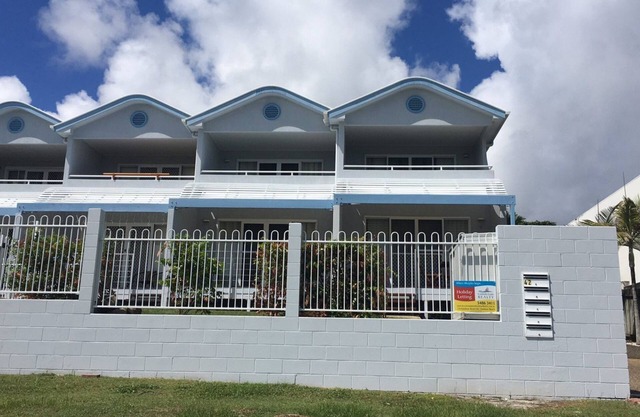4/42 Manooka Drive - Rainbow Beach. Stunning Panoramic Views and Swimming Pool