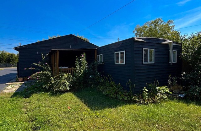 4 bd/10 min to downtown W/D