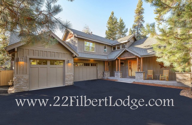 4 Bdrm Suites, Tesla/EV Charger, HotTub, 10 REC aka SHARC Passes. -10% off 7 nts