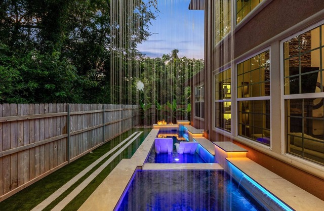4 Bed/3.5 Bath - Pool & Spa - Spacious Oasis - Pet Friendly
