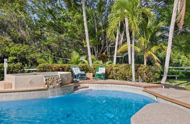 4-Bed 4 bath 2 kitchens - Pool, Lanai, BBQ
