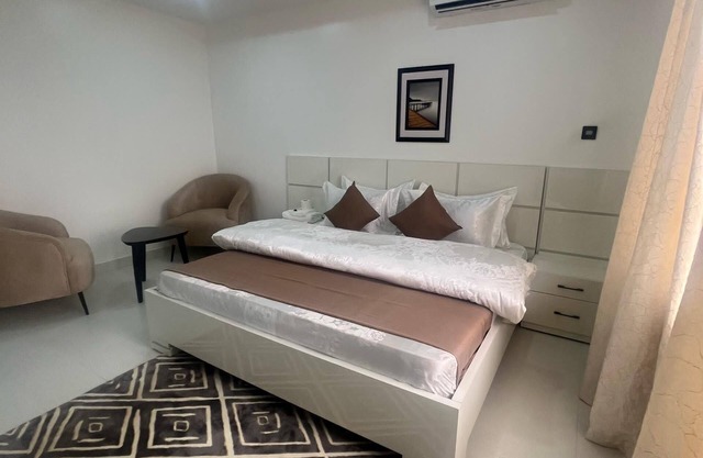 4-bedroom apartment in charming Abuja with WiFi, AC. Book now