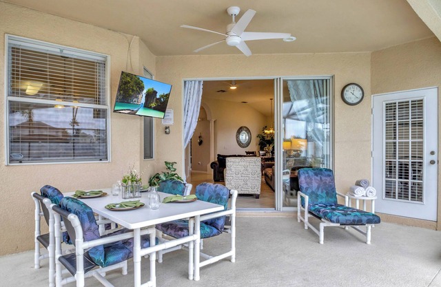 4 Bedroom/4 Bathroom full en-suite Vacation Home with Pool, Spa and Game Room.