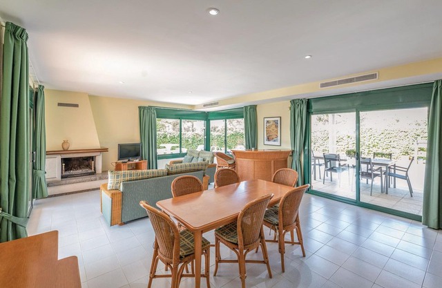 4 bedroom accommodation in Sant Pere Pescador